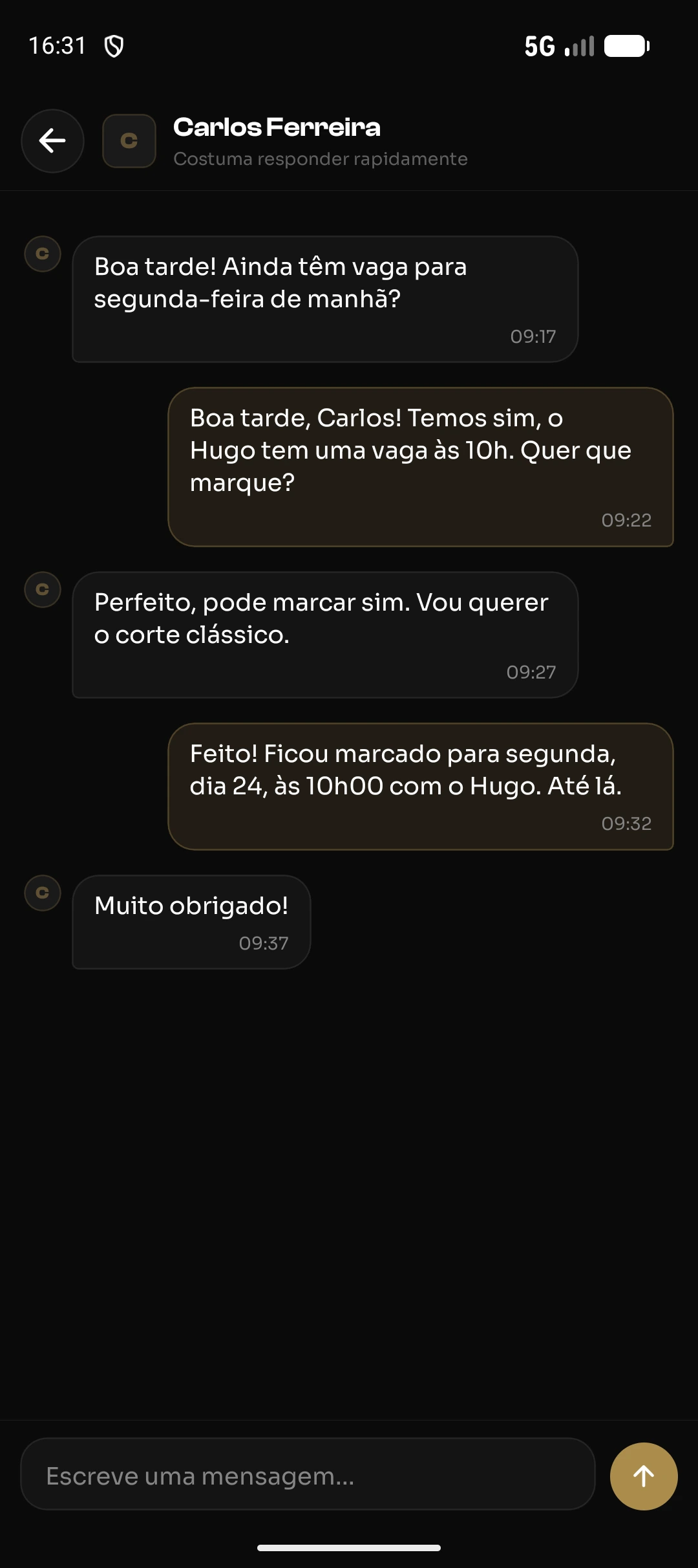 Conversa entre uma barbearia e um cliente na app Fadegram Pro